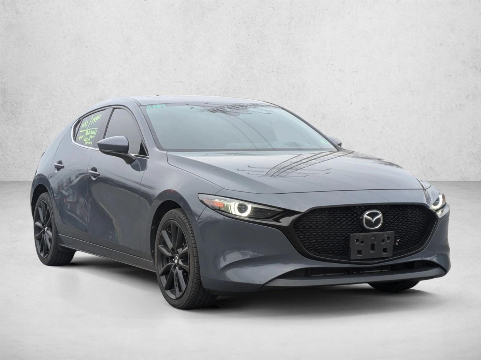 2021 Mazda Mazda3 Premium Hatchback photo 3