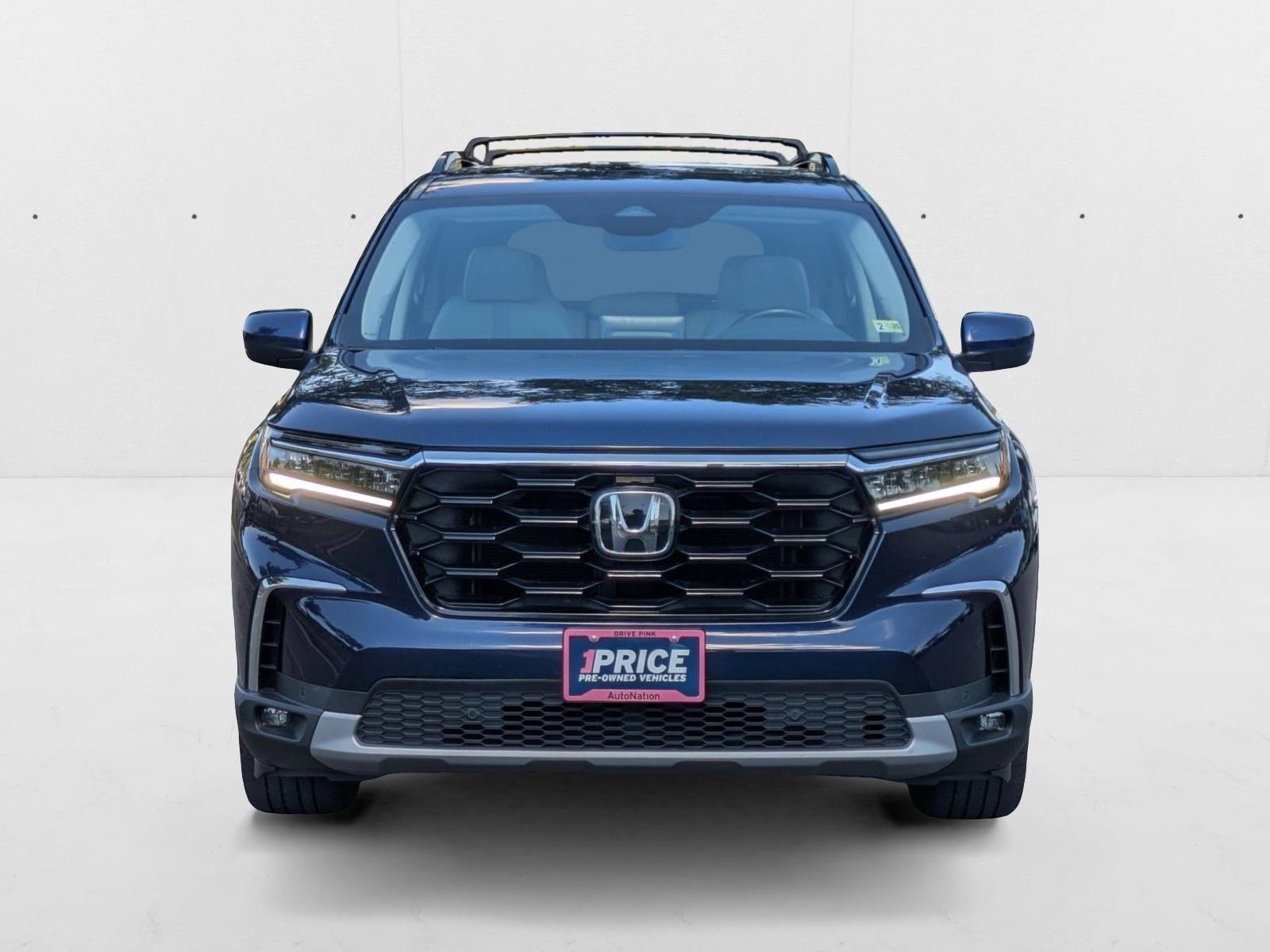 2023 Honda Pilot Touring photo 2