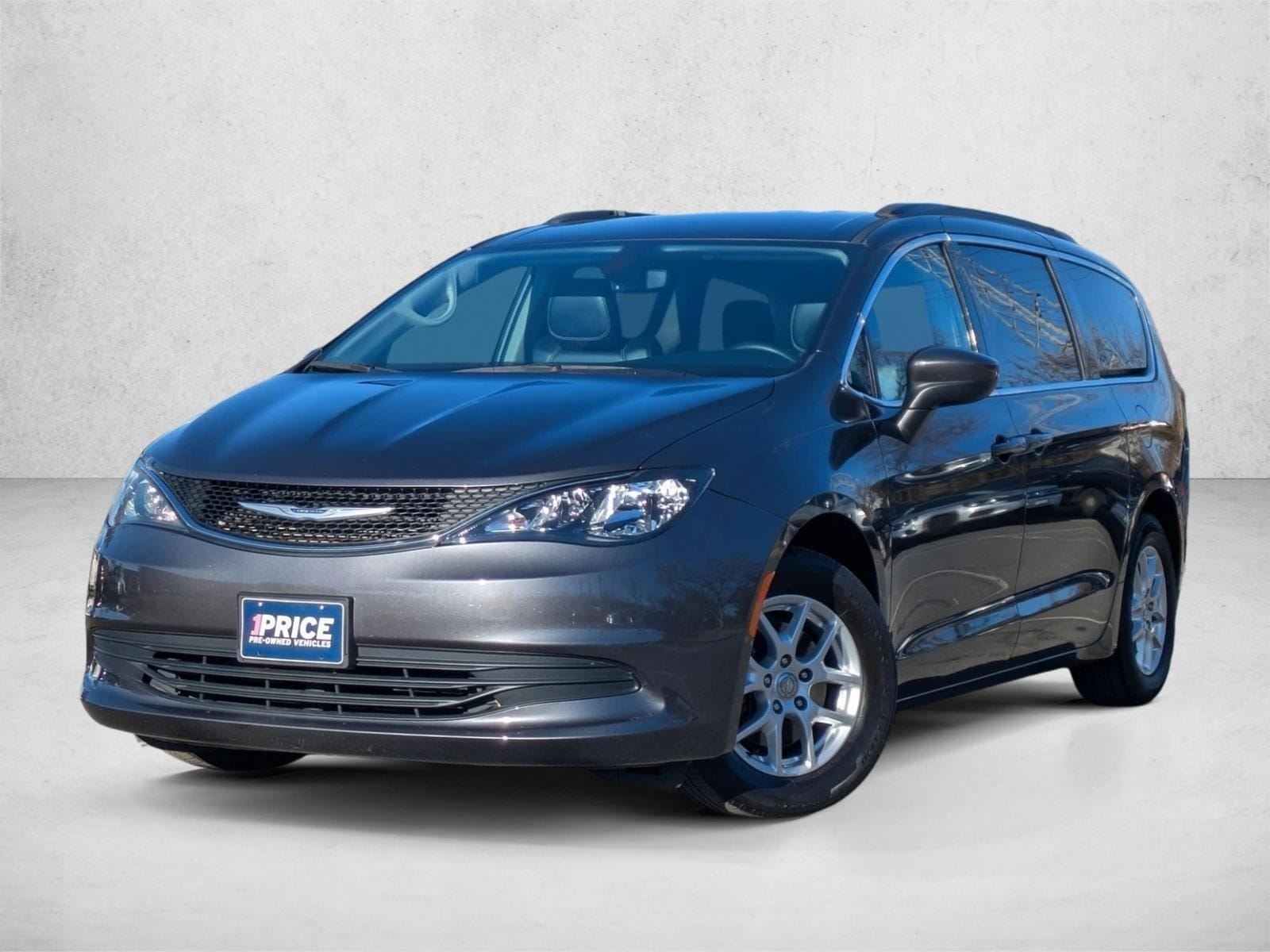 2020 Chrysler Voyager's photo