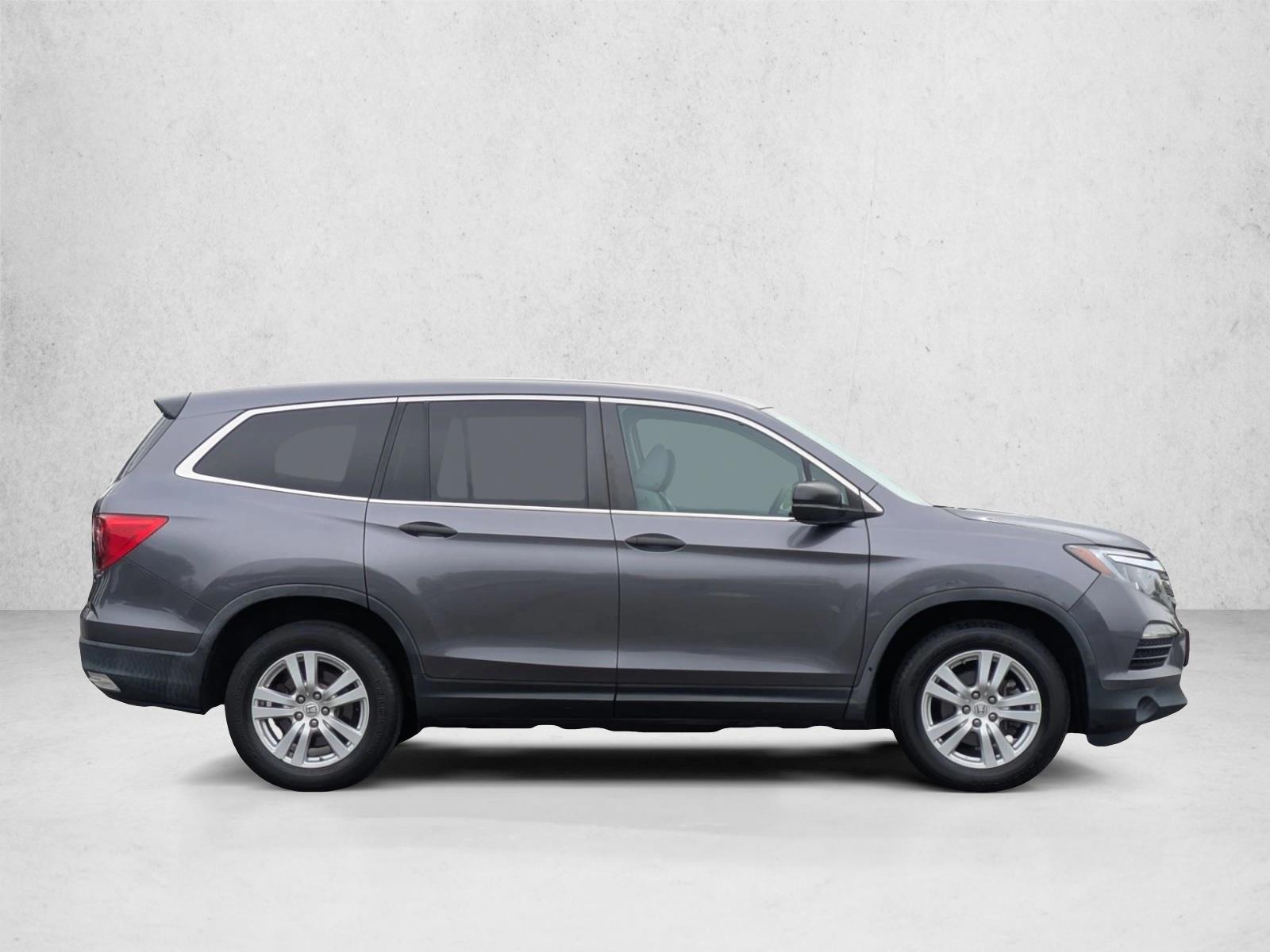 2018 Honda Pilot LX photo 4