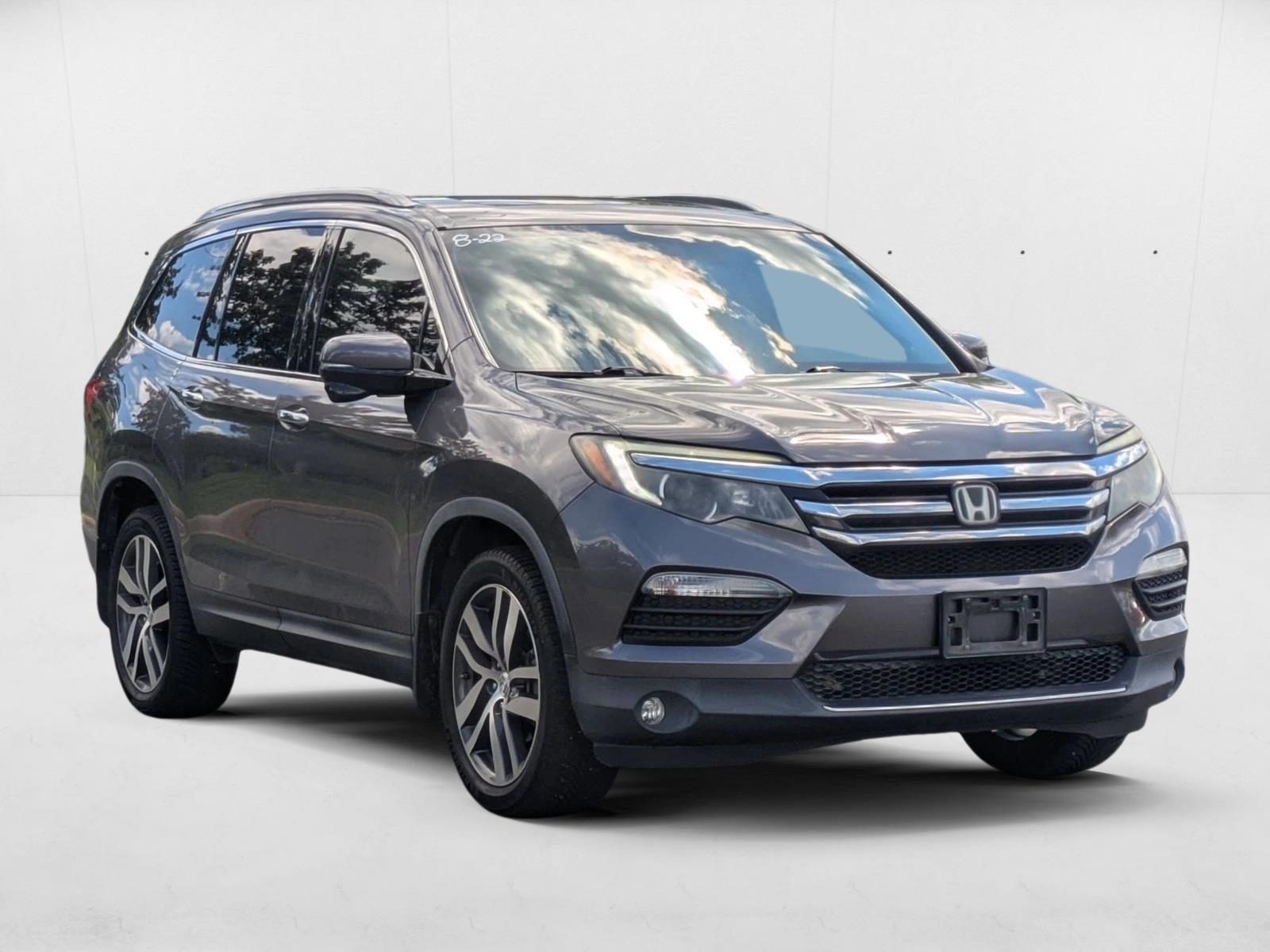 2017 Honda Pilot Touring photo 3