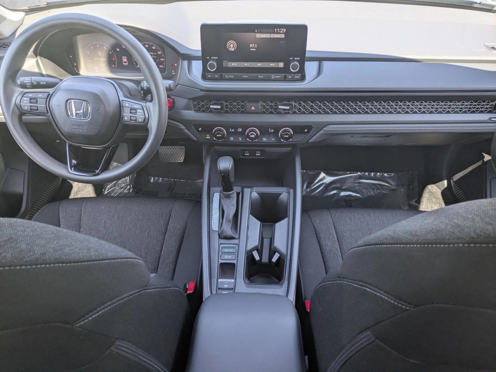 2025 Honda Accord SE - Photo 17
