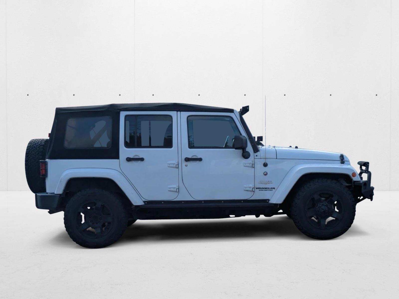 2013 Jeep Wrangler Unlimited Sahara photo 4