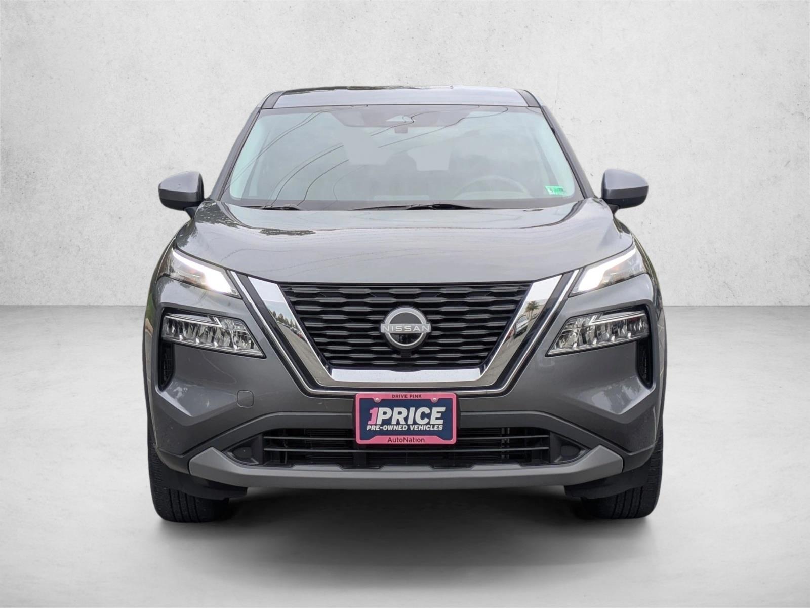 2023 Nissan Rogue SV photo 2