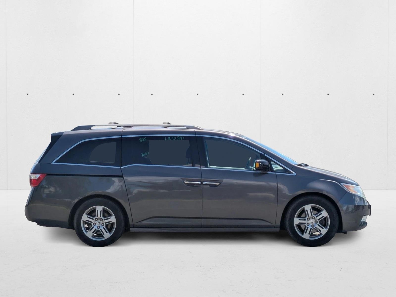 2012 Honda Odyssey Touring photo 4