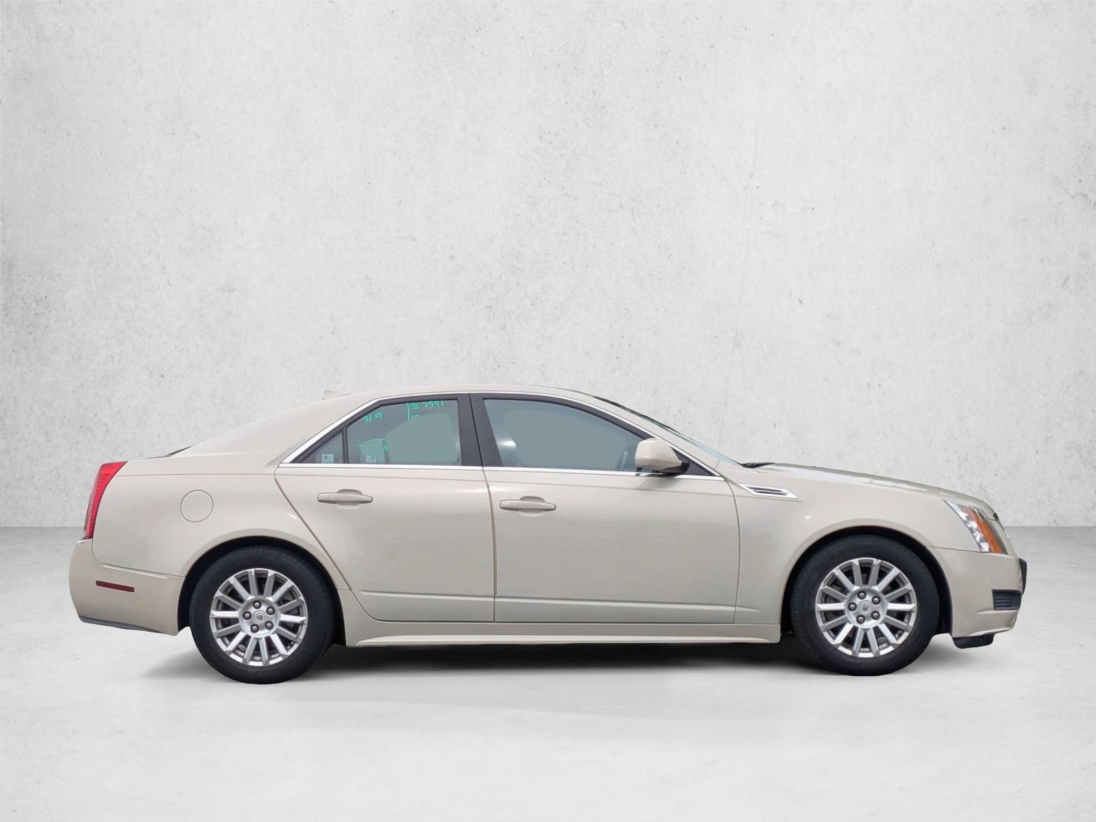 2010 Cadillac CTS Luxury photo 3