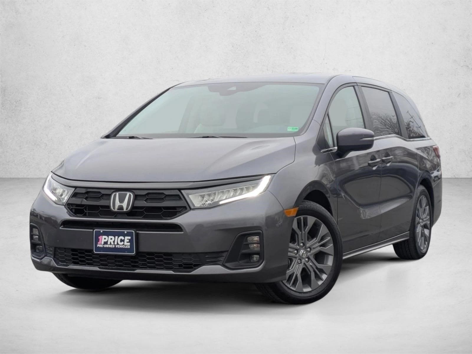 2025 Honda Odyssey Touring's photo