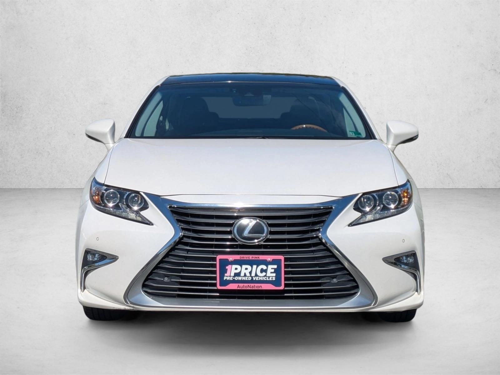 2017 Lexus ES 350 photo 2