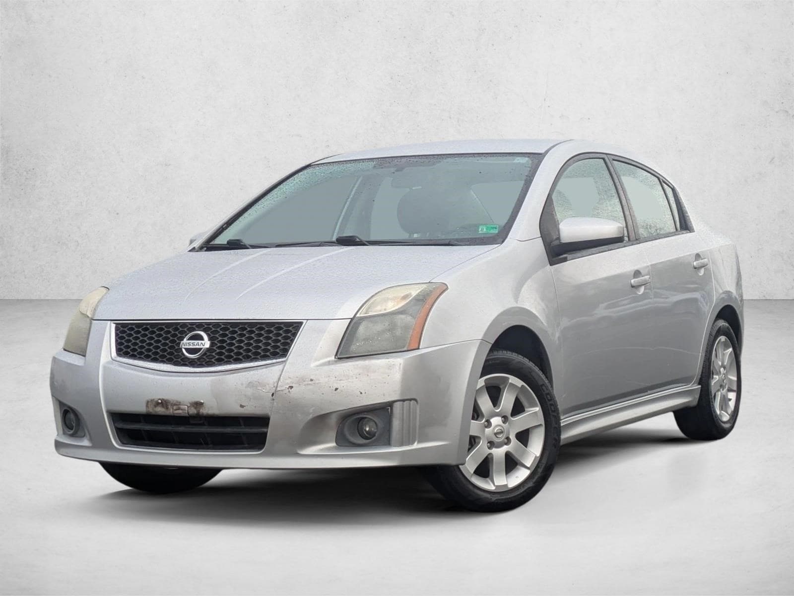 2010 Nissan Sentra SR's photo