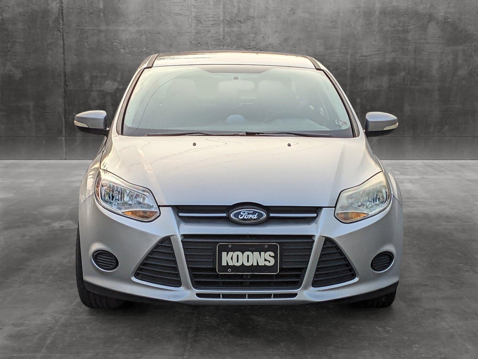 Used 2014 Ford Focus SE with VIN 1FADP3F21EL353138 for sale in Sterling, VA