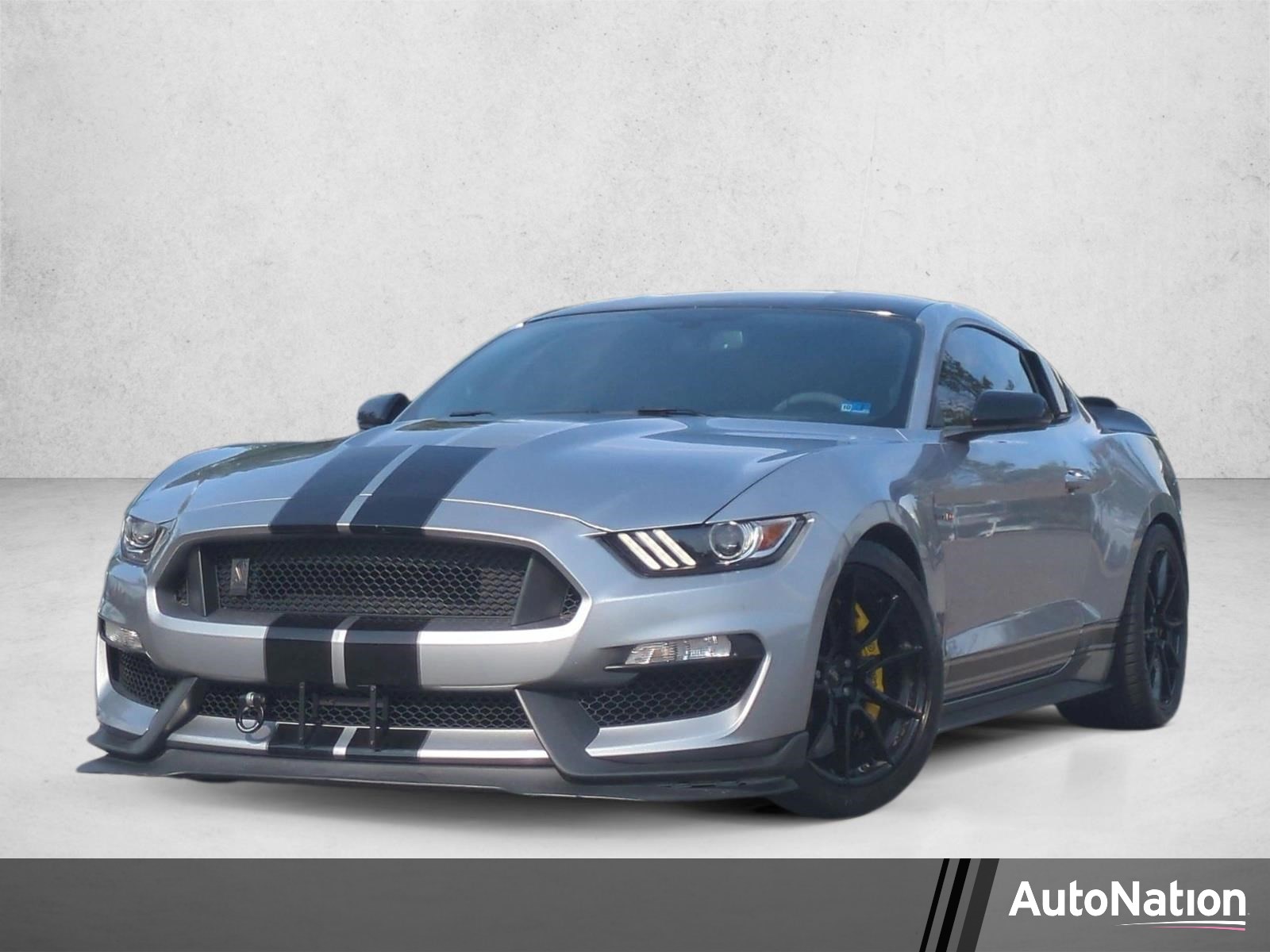  Ford Mustang Shelby GT350