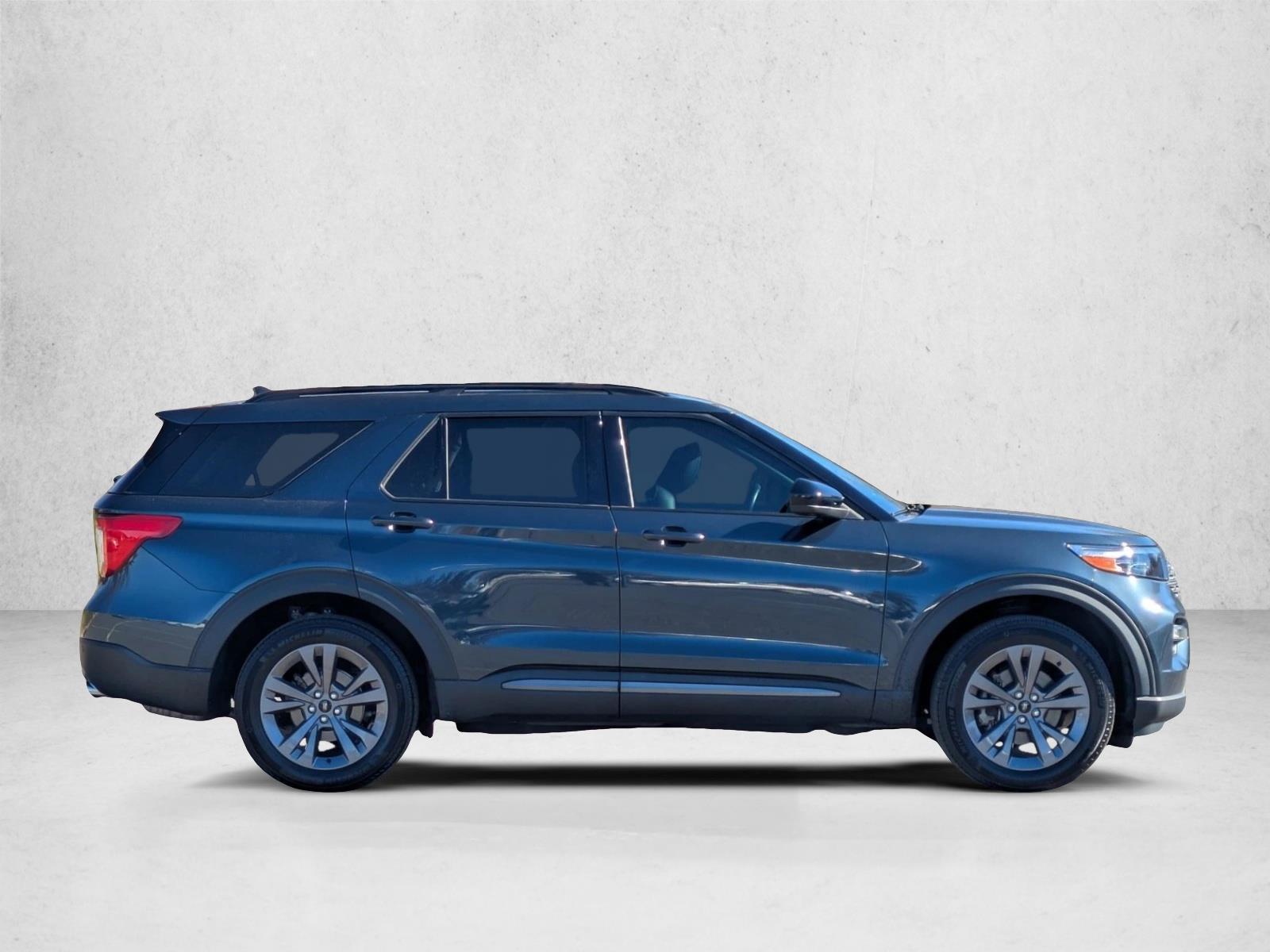 2022 Ford Explorer XLT photo 3