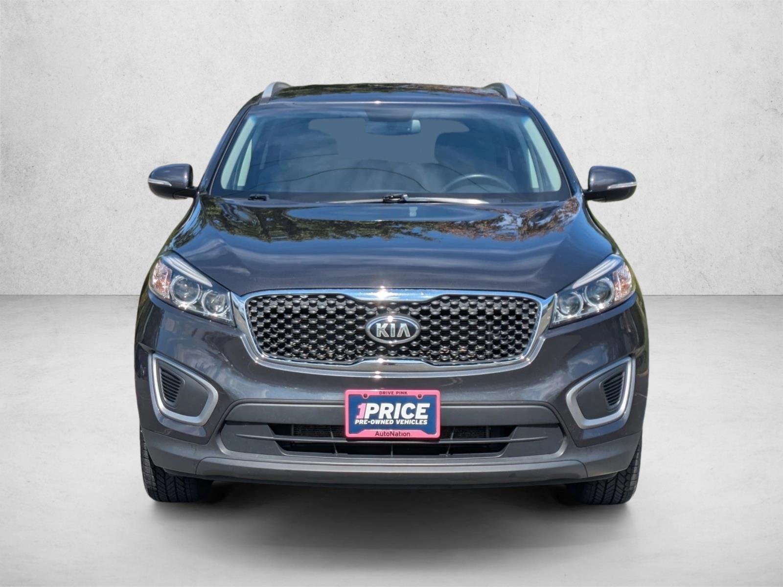 2018 Kia Sorento LX photo 2