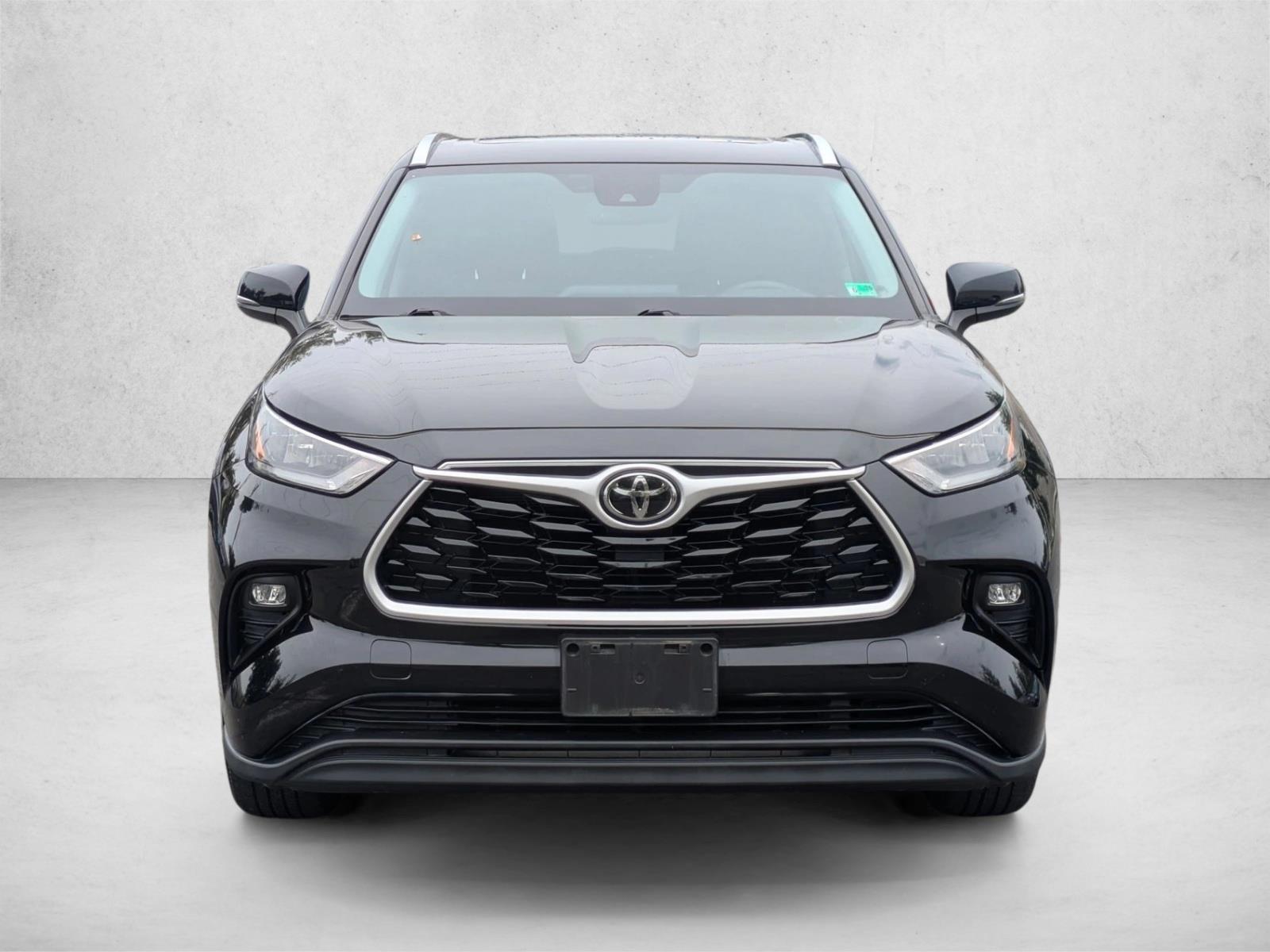 2020 Toyota Highlander XLE photo 2