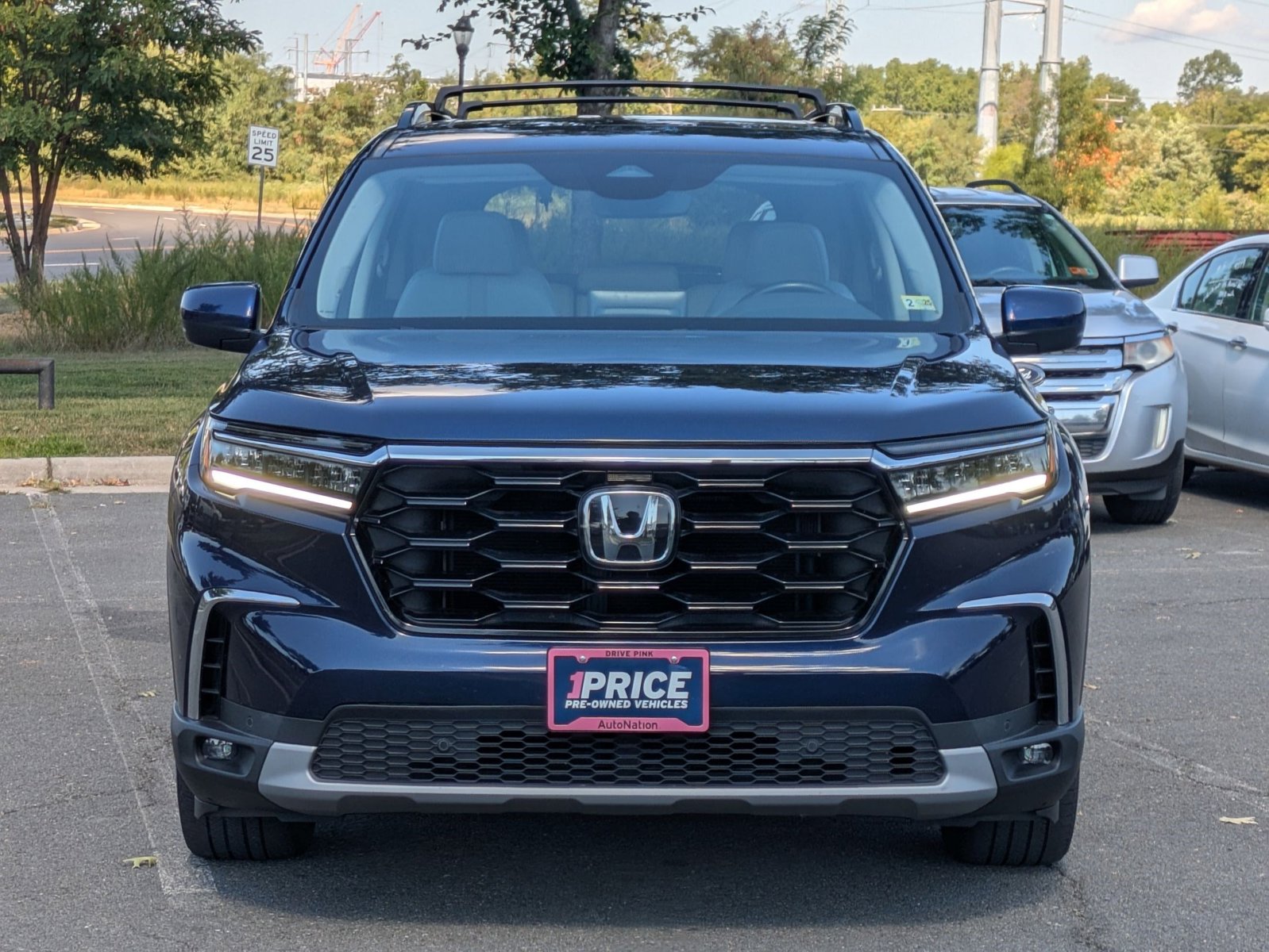 2023 Honda Pilot Touring photo 2
