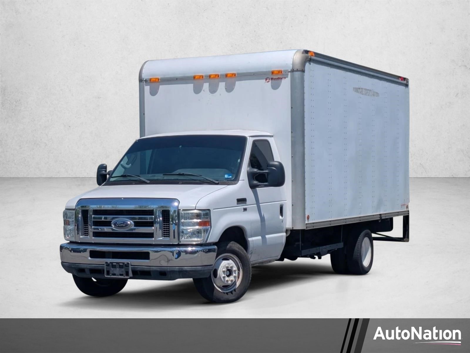 2012 Ford E-Series's photo