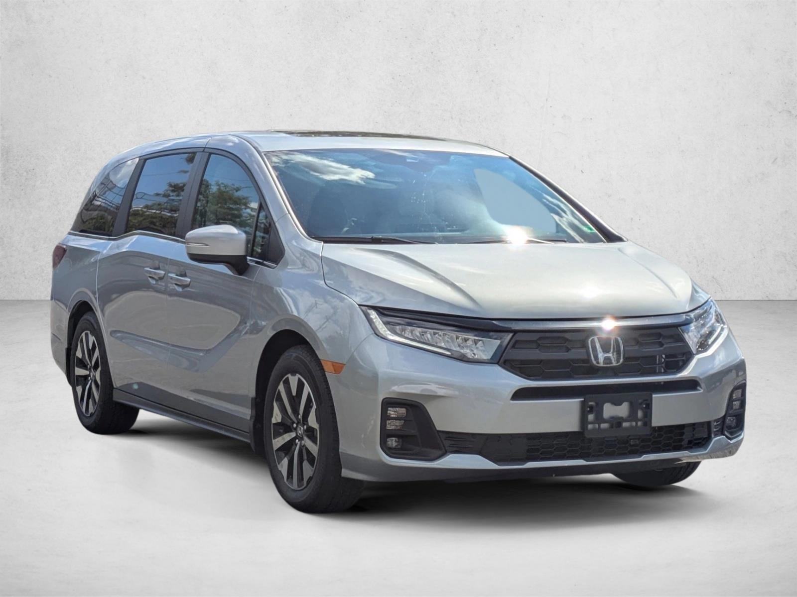 2025 Honda Odyssey EX-L photo 3