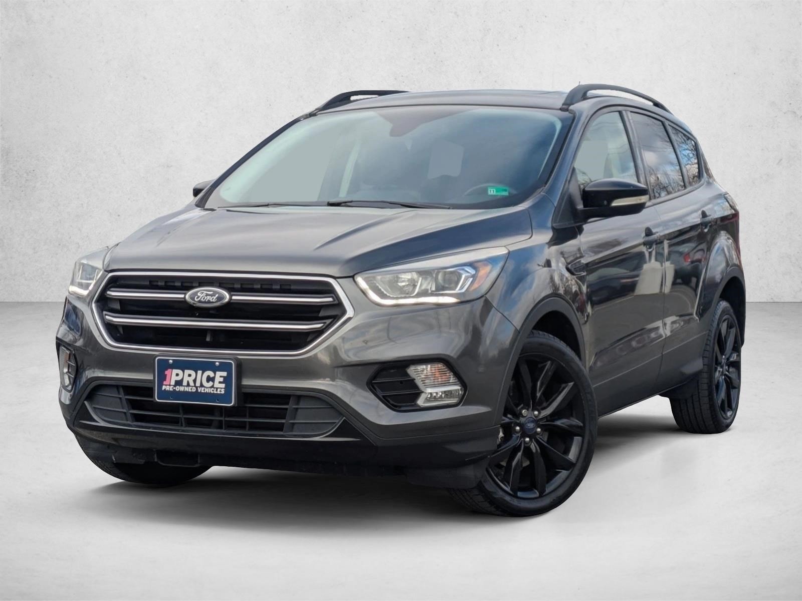 2017 Ford Escape Titanium's photo