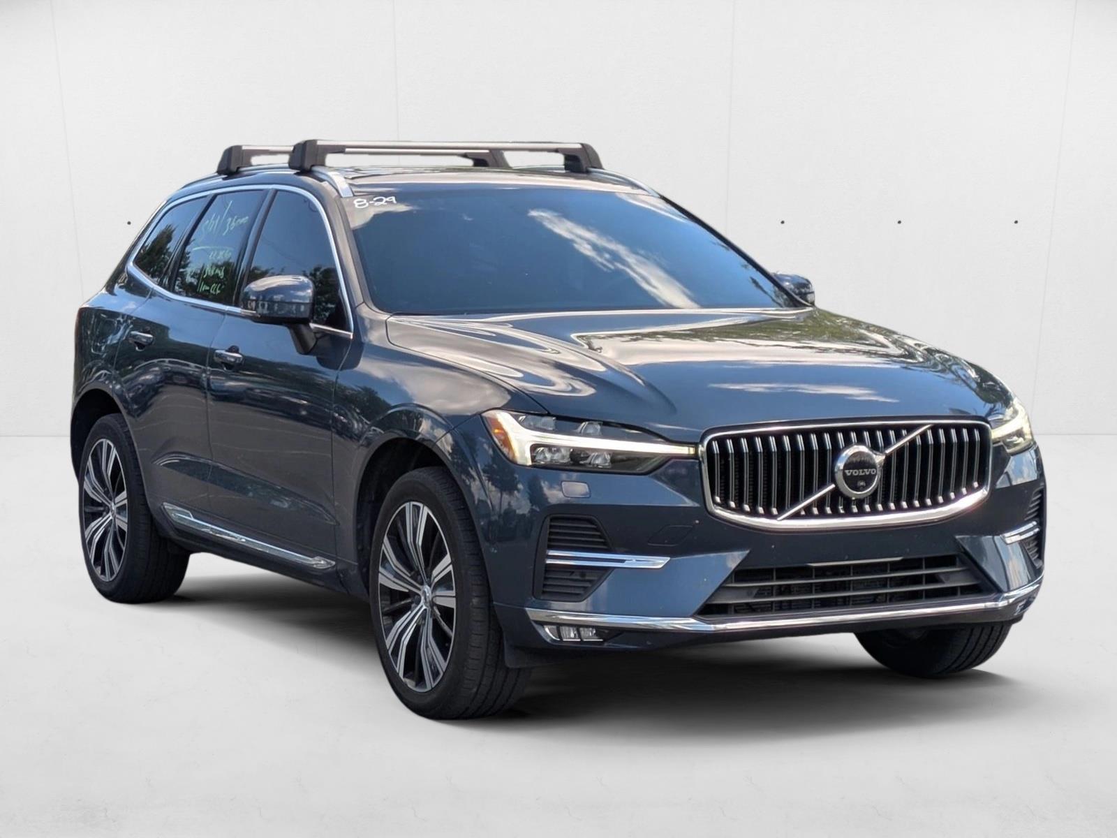 2022 Volvo XC60 B5 Inscription photo 2