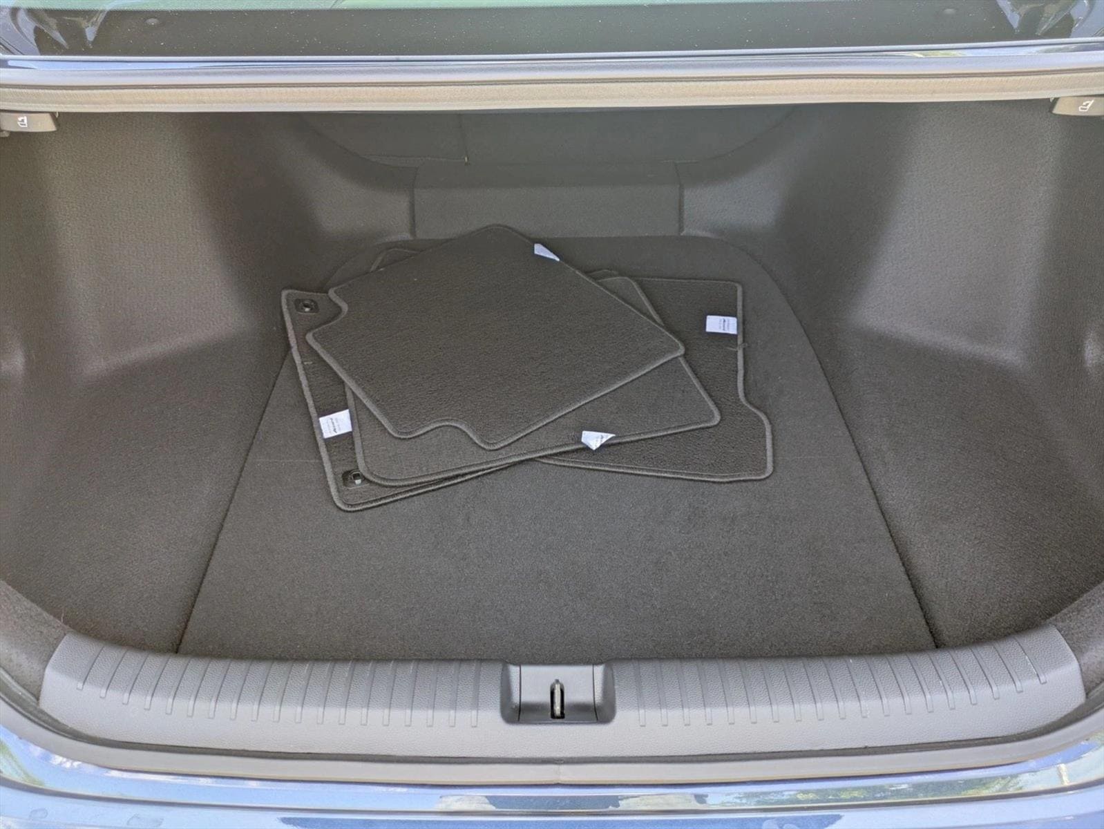 2025 Honda Accord SE - Photo 6