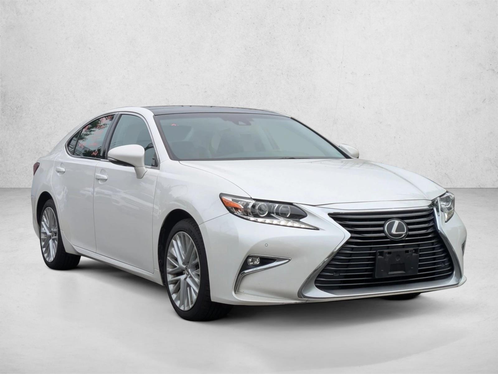 2017 Lexus ES 350 photo 3