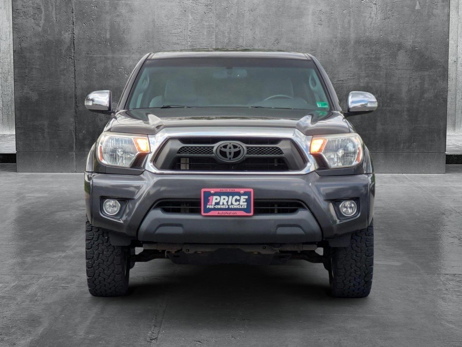 Used 2014 Toyota Tacoma Base with VIN 3TMMU4FN8EM068437 for sale in Sterling, VA