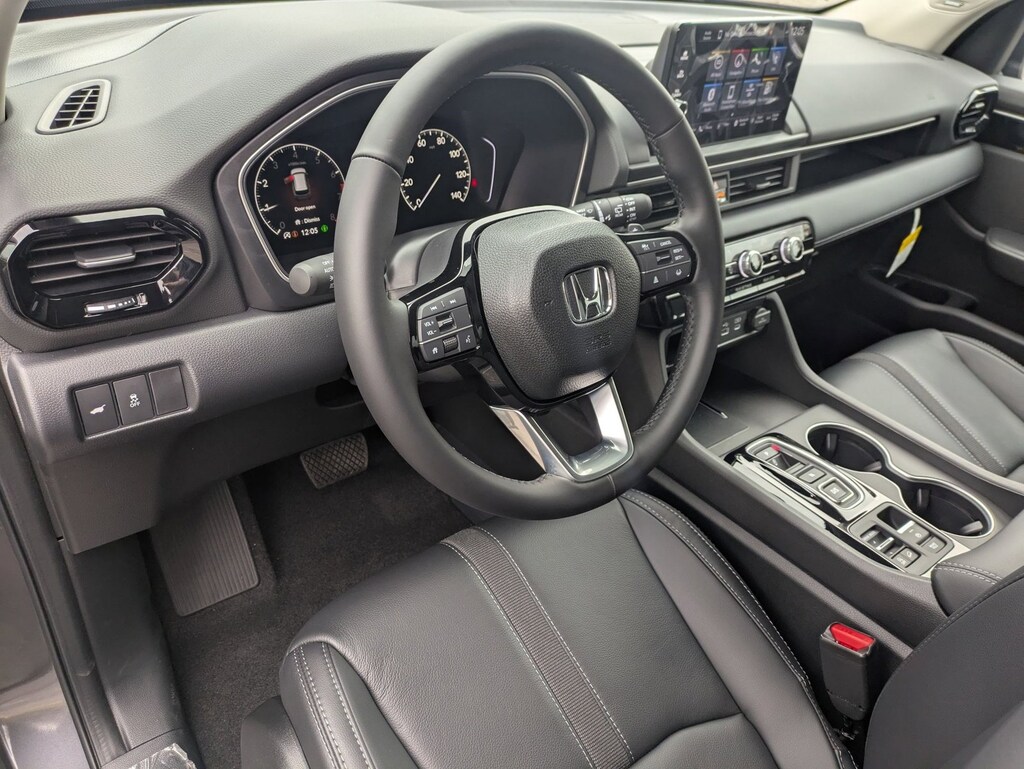 New 2025 Honda Pilot Touring SUV