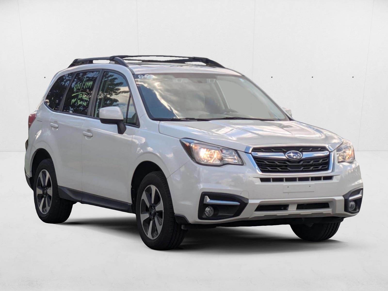 2017 Subaru Forester 2.5i Premium photo 3