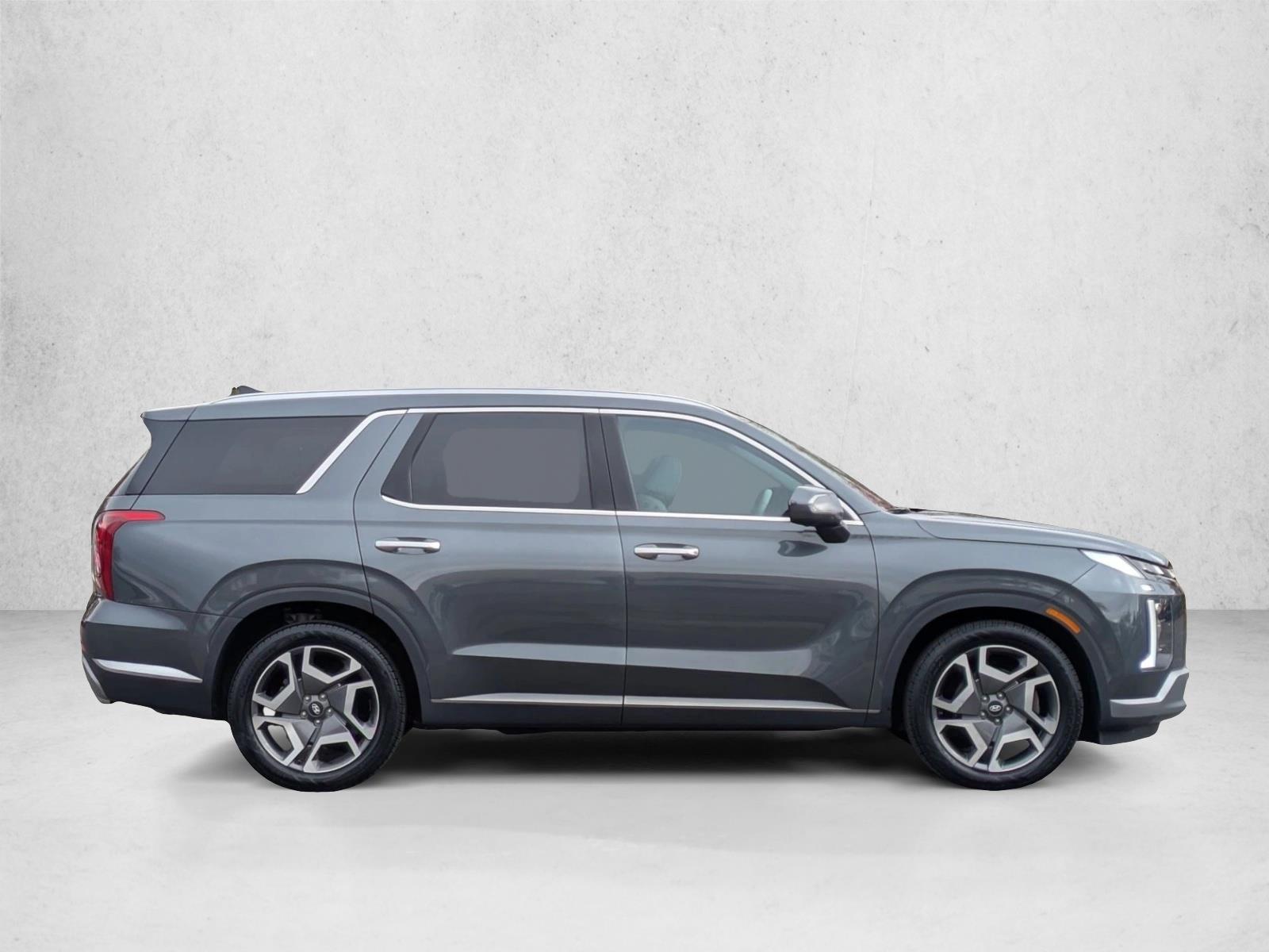 2023 Hyundai Palisade Limited photo 3