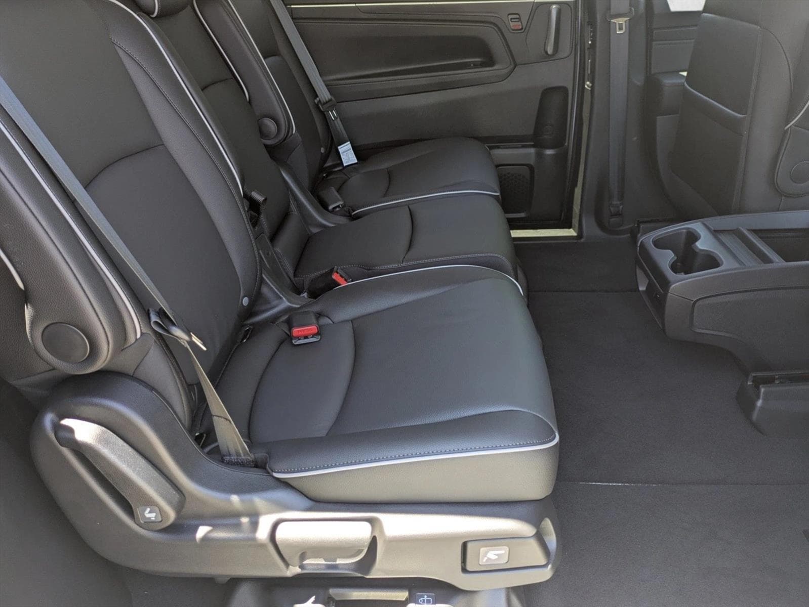 2026 Honda Odyssey Touring - Photo 23