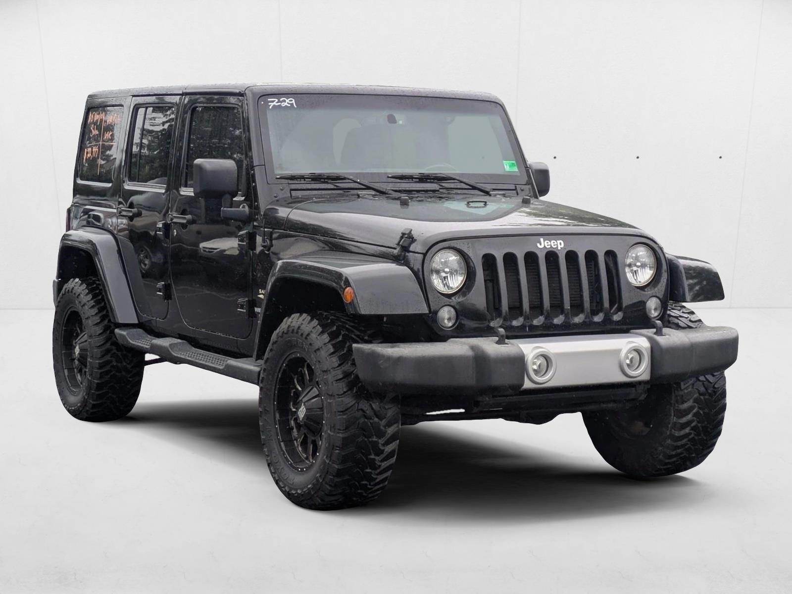 2015 Jeep Wrangler Unlimited Sahara photo 3