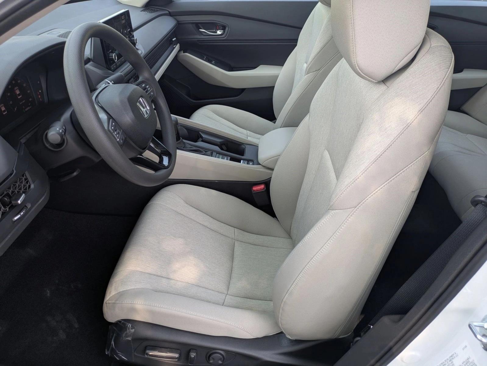 2025 Honda Accord SE photo 4