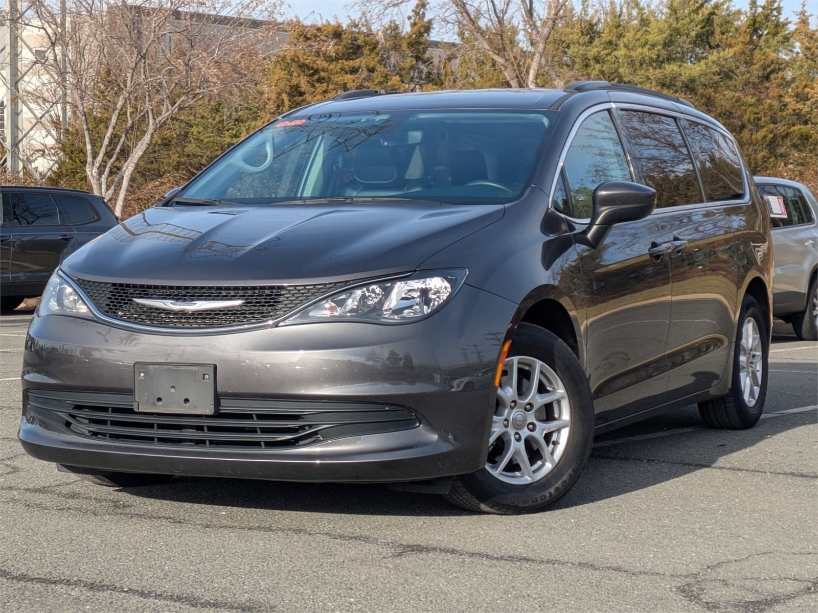 2020 Chrysler Voyager's photo