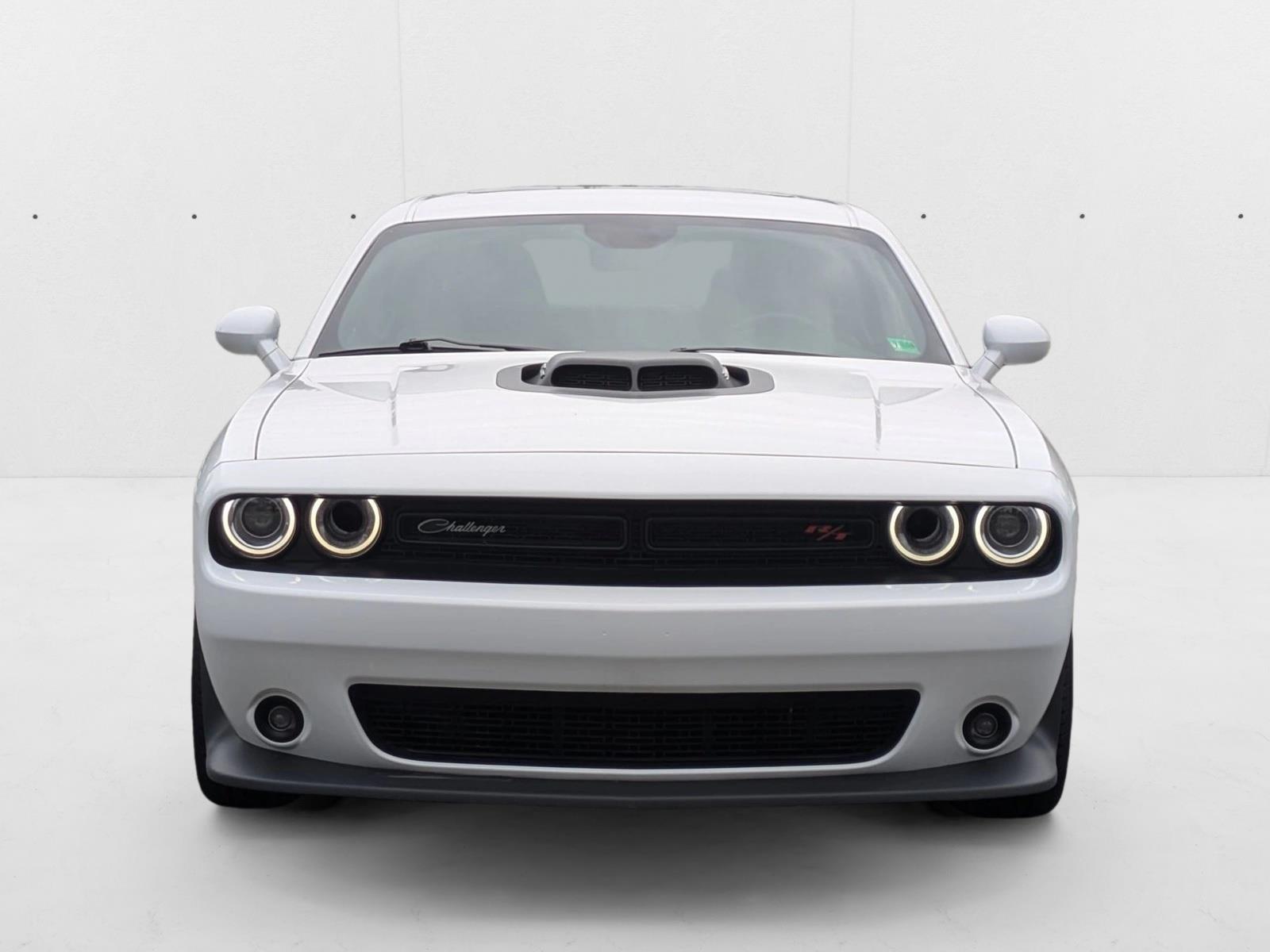 2022 Dodge Challenger R/T Scat Pack photo 2