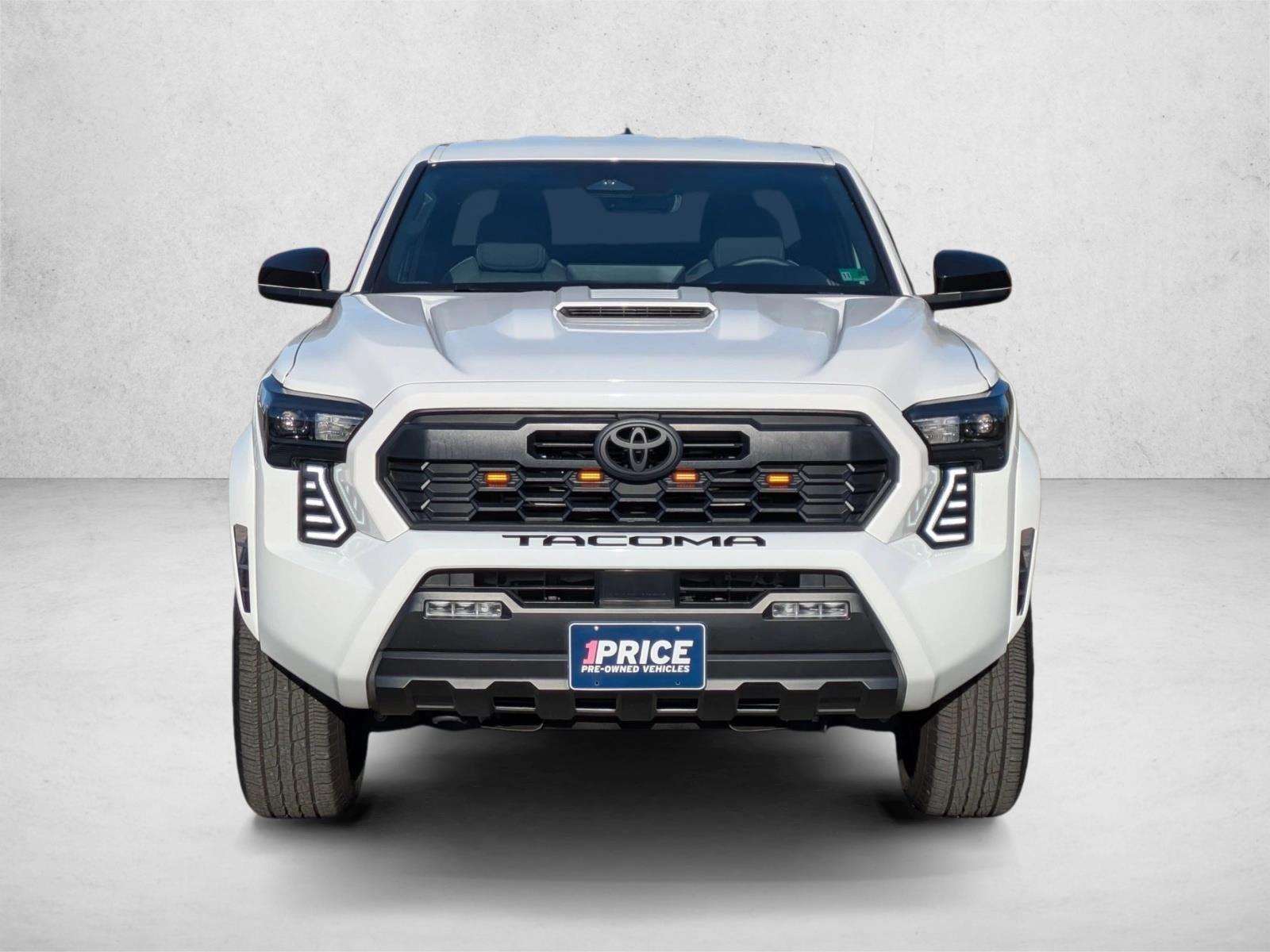 2024 Toyota Tacoma TRD Sport Double Cab photo 2