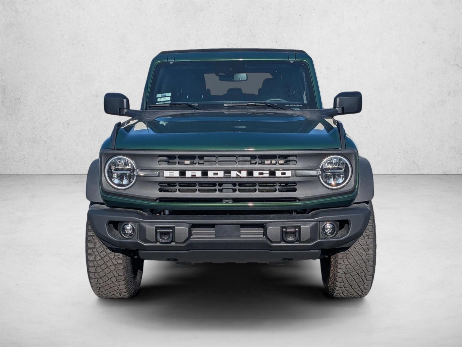 2023 Ford Bronco Base photo 2