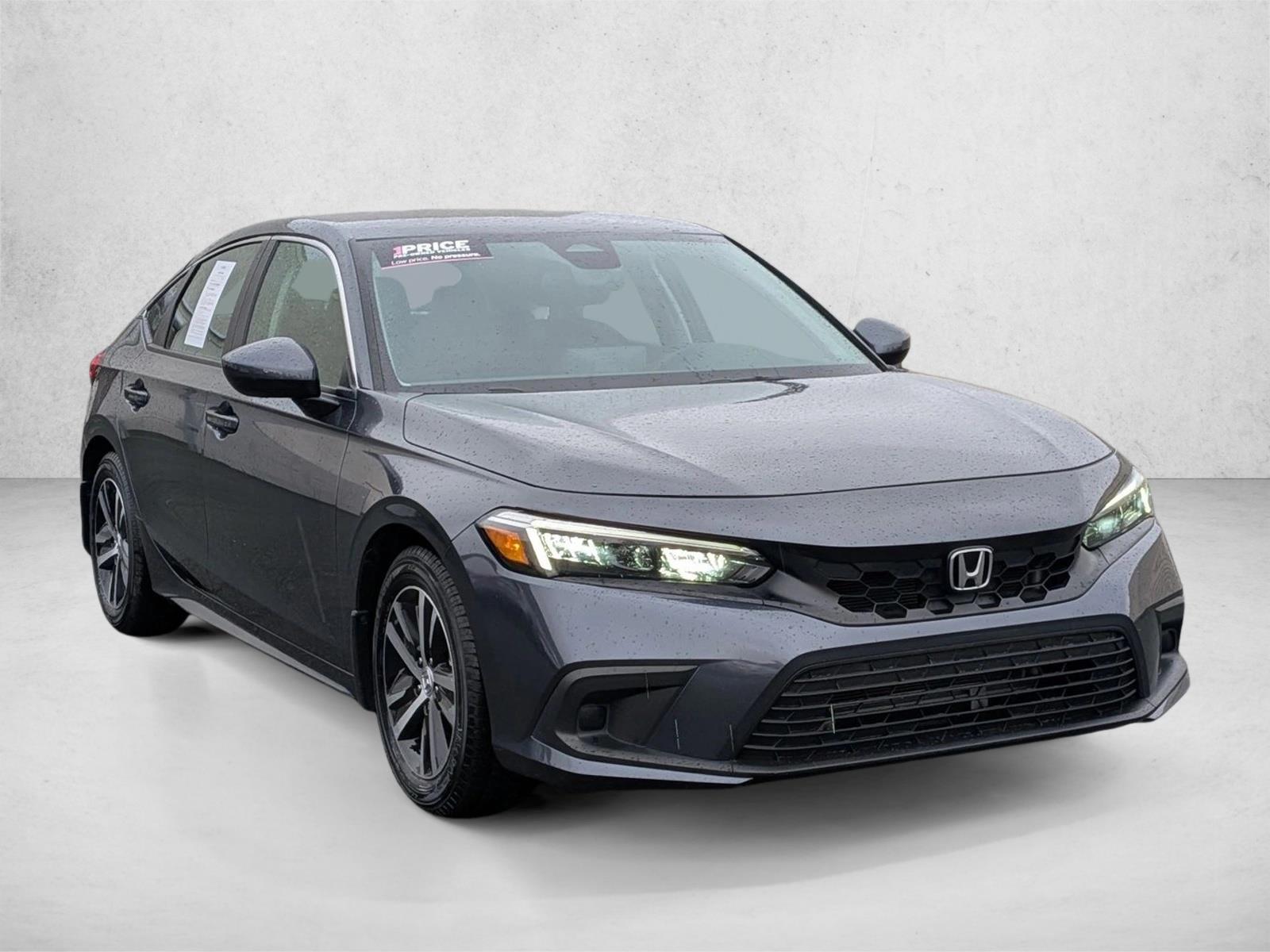 2022 Honda Civic LX Hatchback photo 3