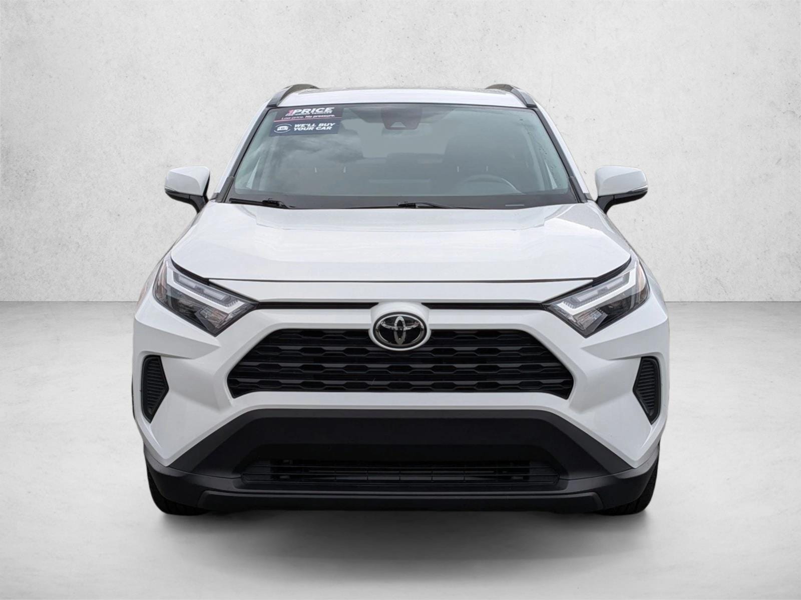 2024 Toyota RAV4 XLE photo 2