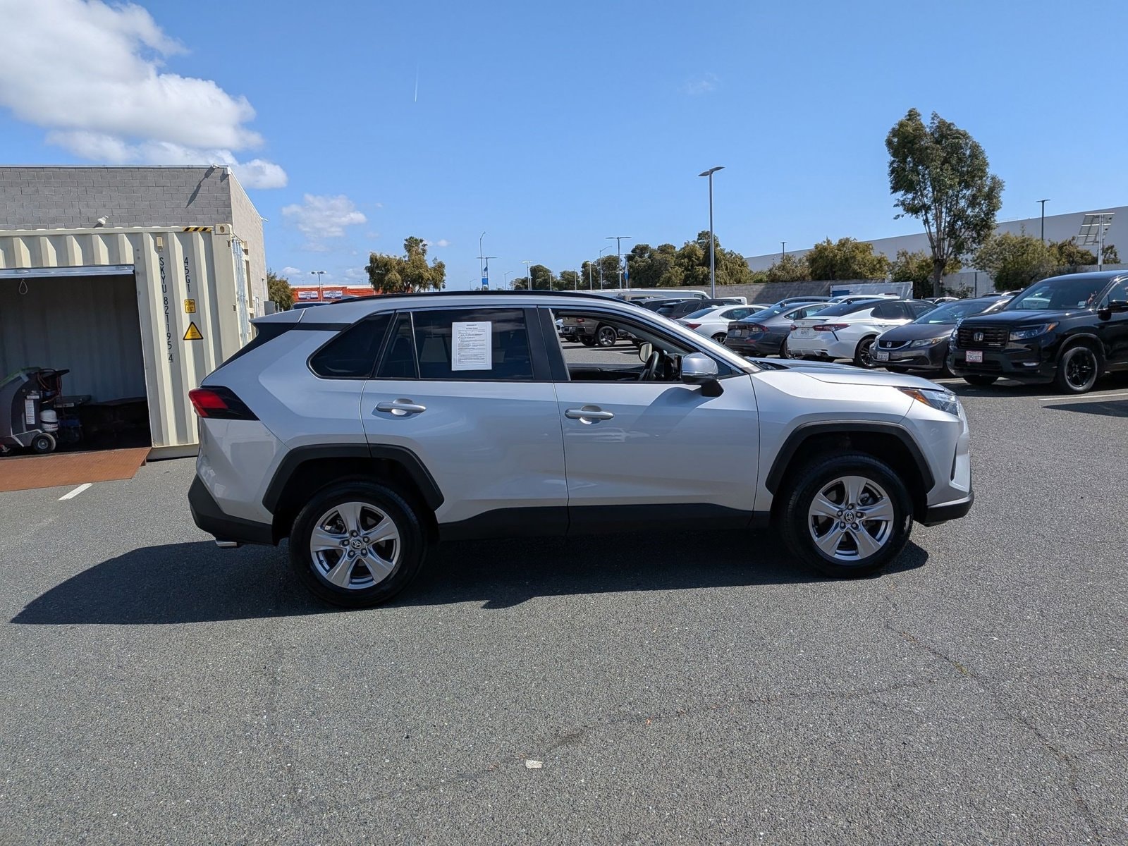 2024 Toyota RAV4 XLE photo 4