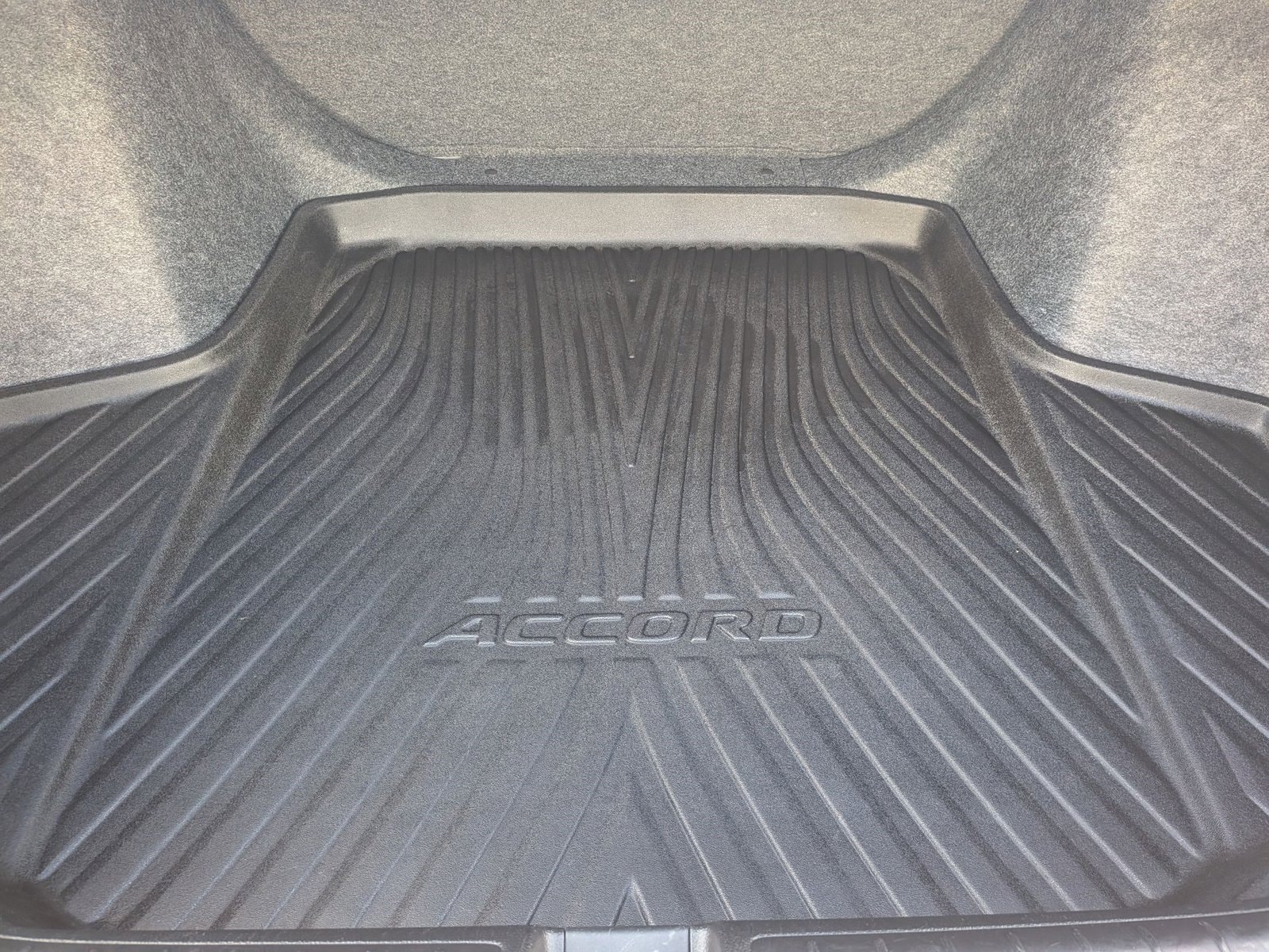 2022 Honda Accord LX 1.5T photo 6