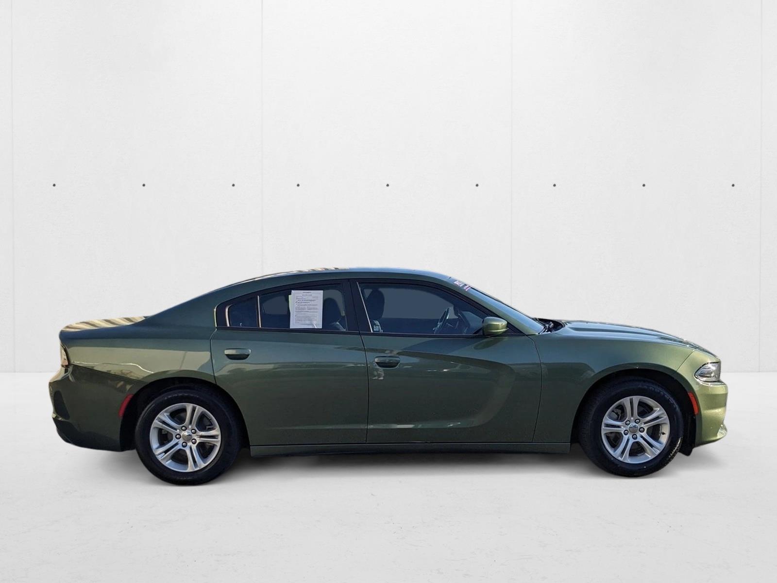 2022 Dodge Charger SXT photo 4