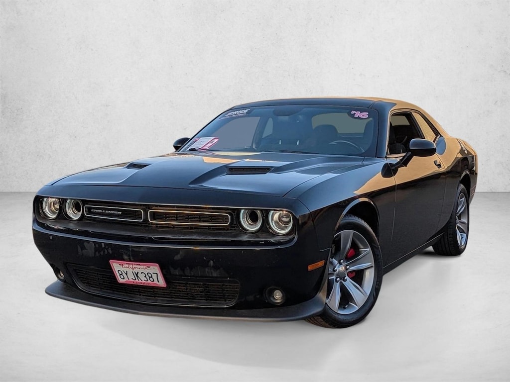 Used 2016 Dodge Challenger SXT Coupe