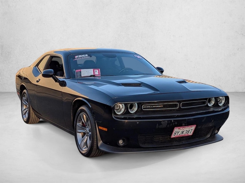 Used 2016 Dodge Challenger SXT Coupe