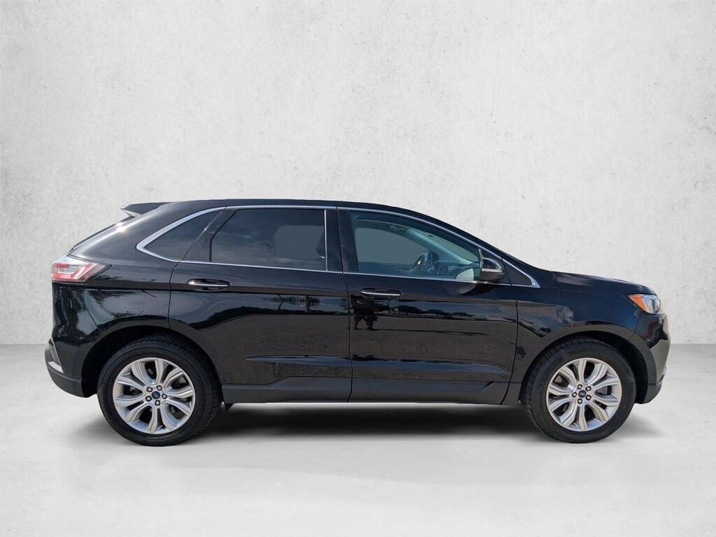 Used 2022 Ford Edge Titanium SUV