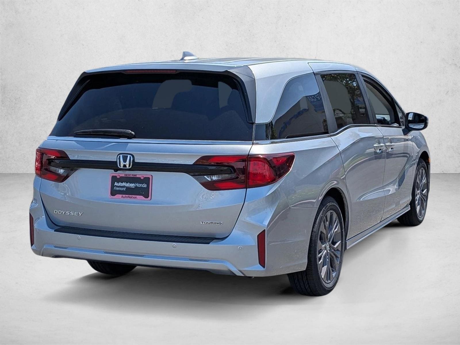 2026 Honda Odyssey Touring - Photo 2