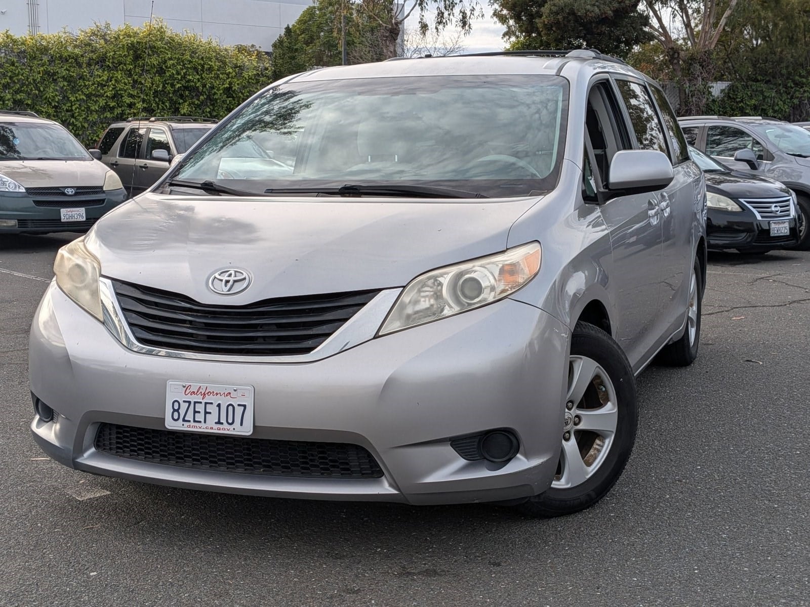 2012 Toyota Sienna LE's photo