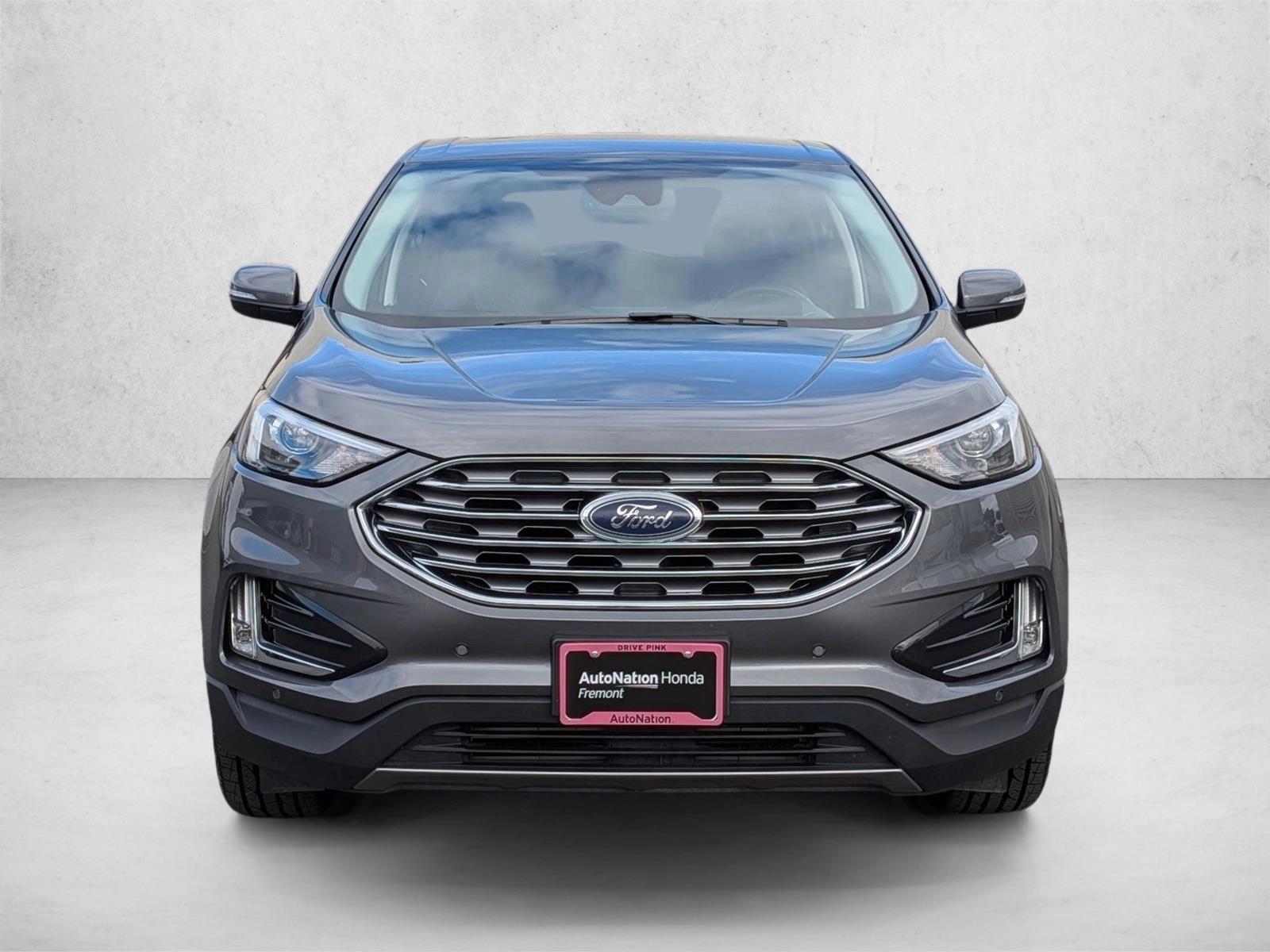 2024 Ford Edge Titanium photo 2