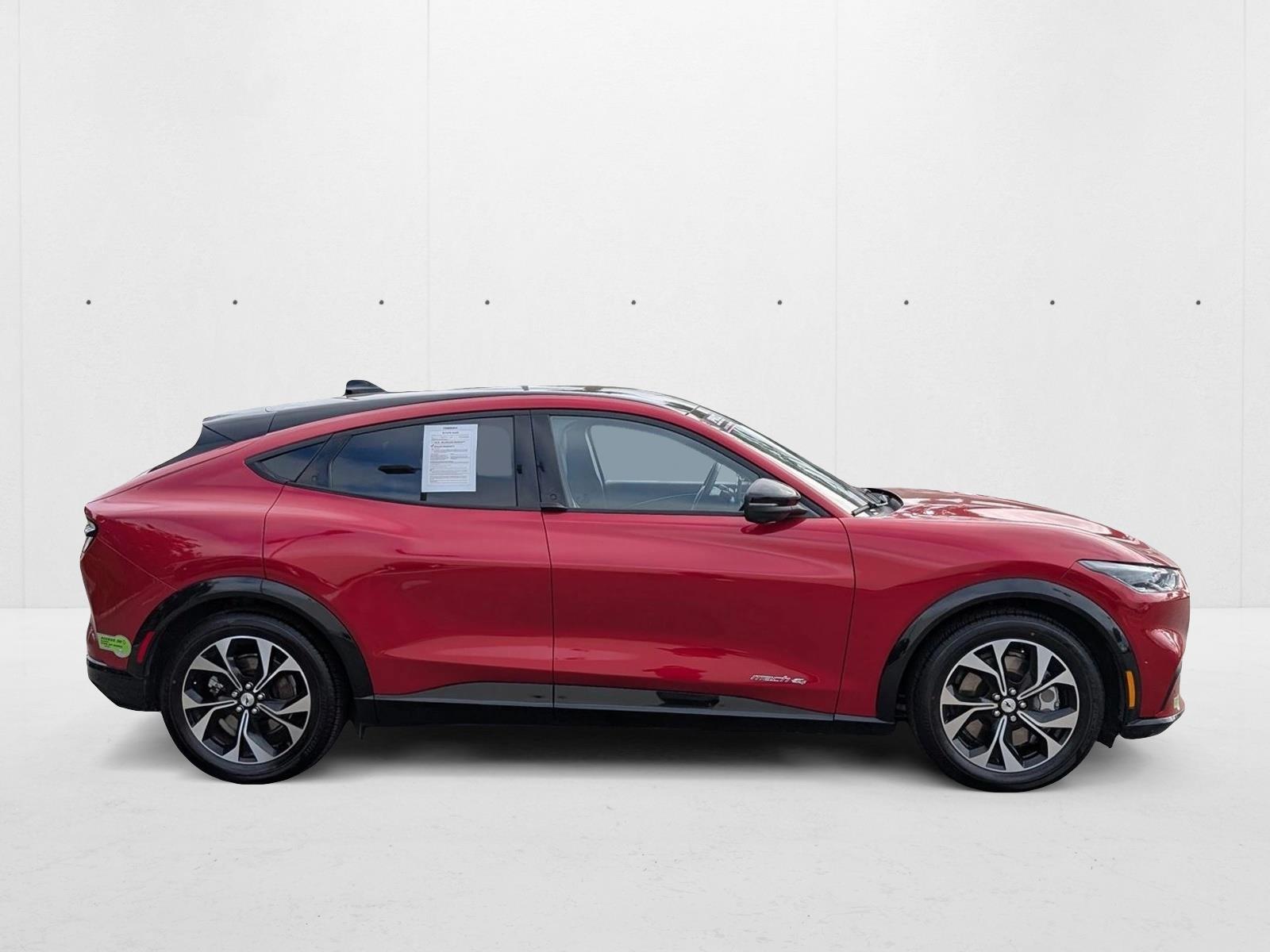 2022 Ford Mustang Mach-E Premium photo 4
