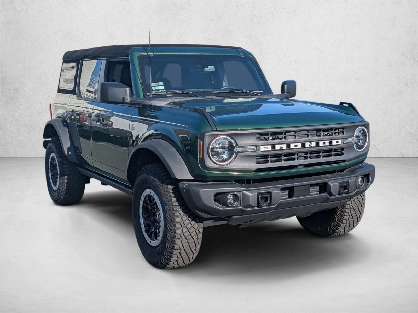 2023 Ford Bronco Base photo 3