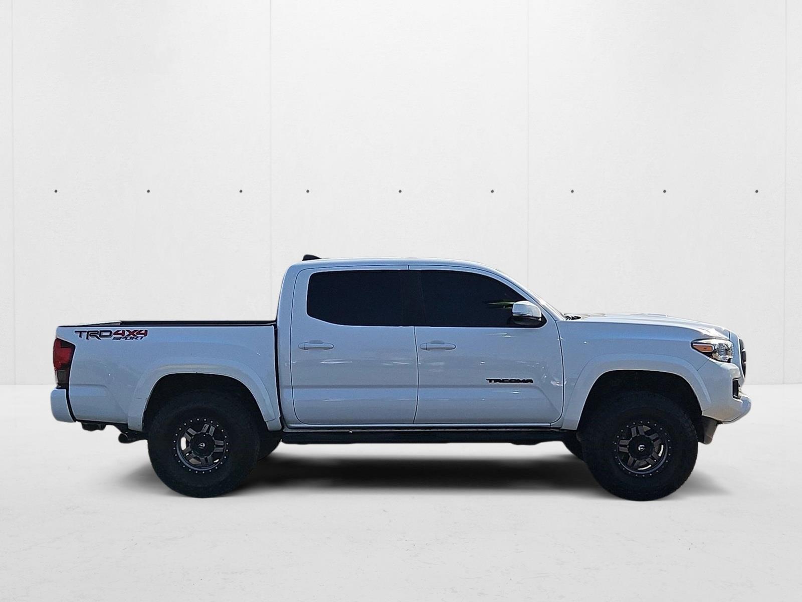 2018 Toyota Tacoma TRD Sport V6 photo 4
